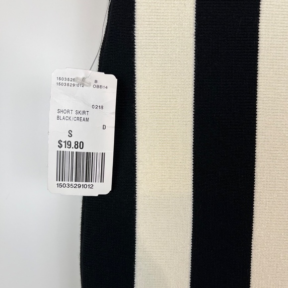 XXI by Forever 21 Women's Black and White Striped Mini Skirt - Picture 6 of 13